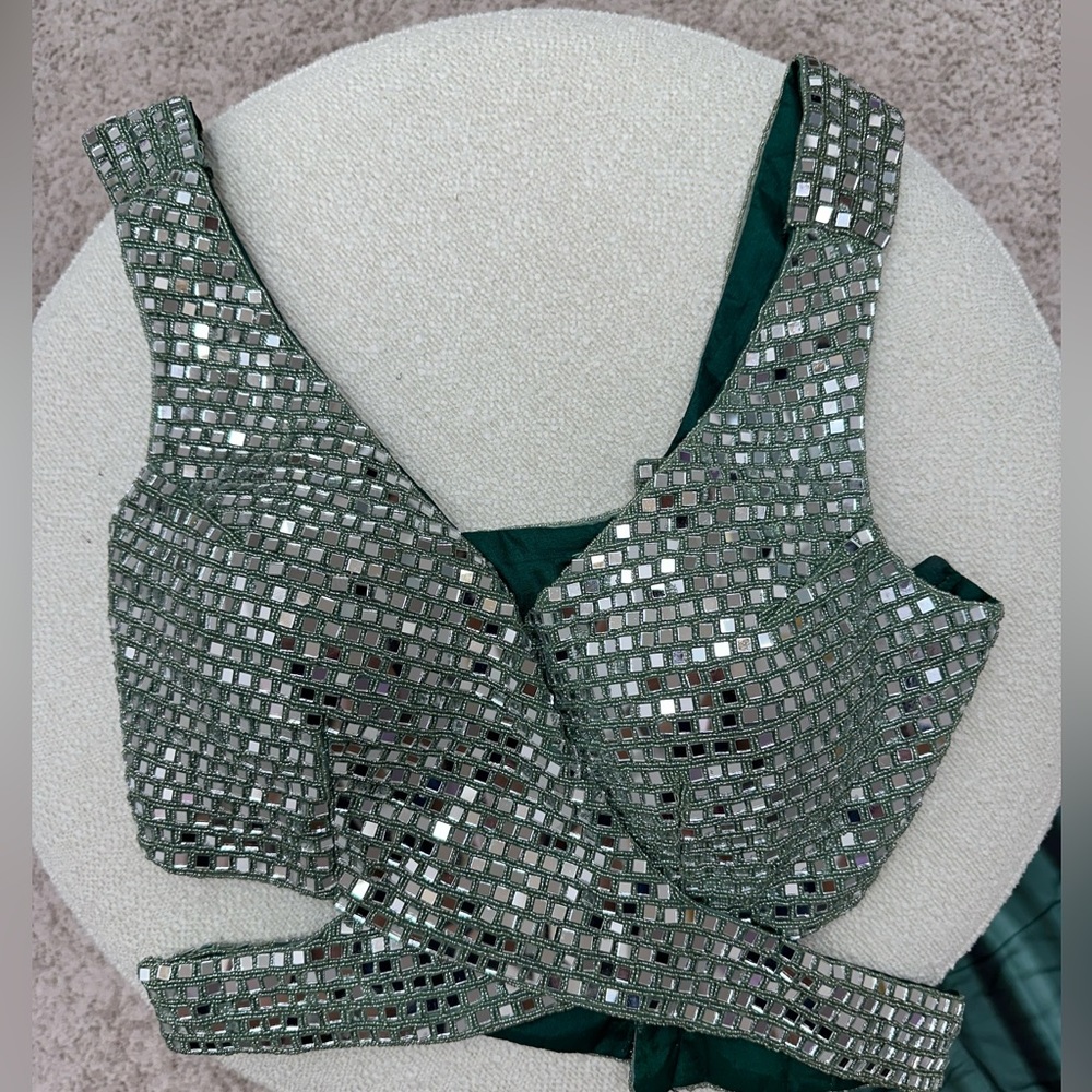 Green and Silver Embellished pre pleated Saree - Picture 4 of 7